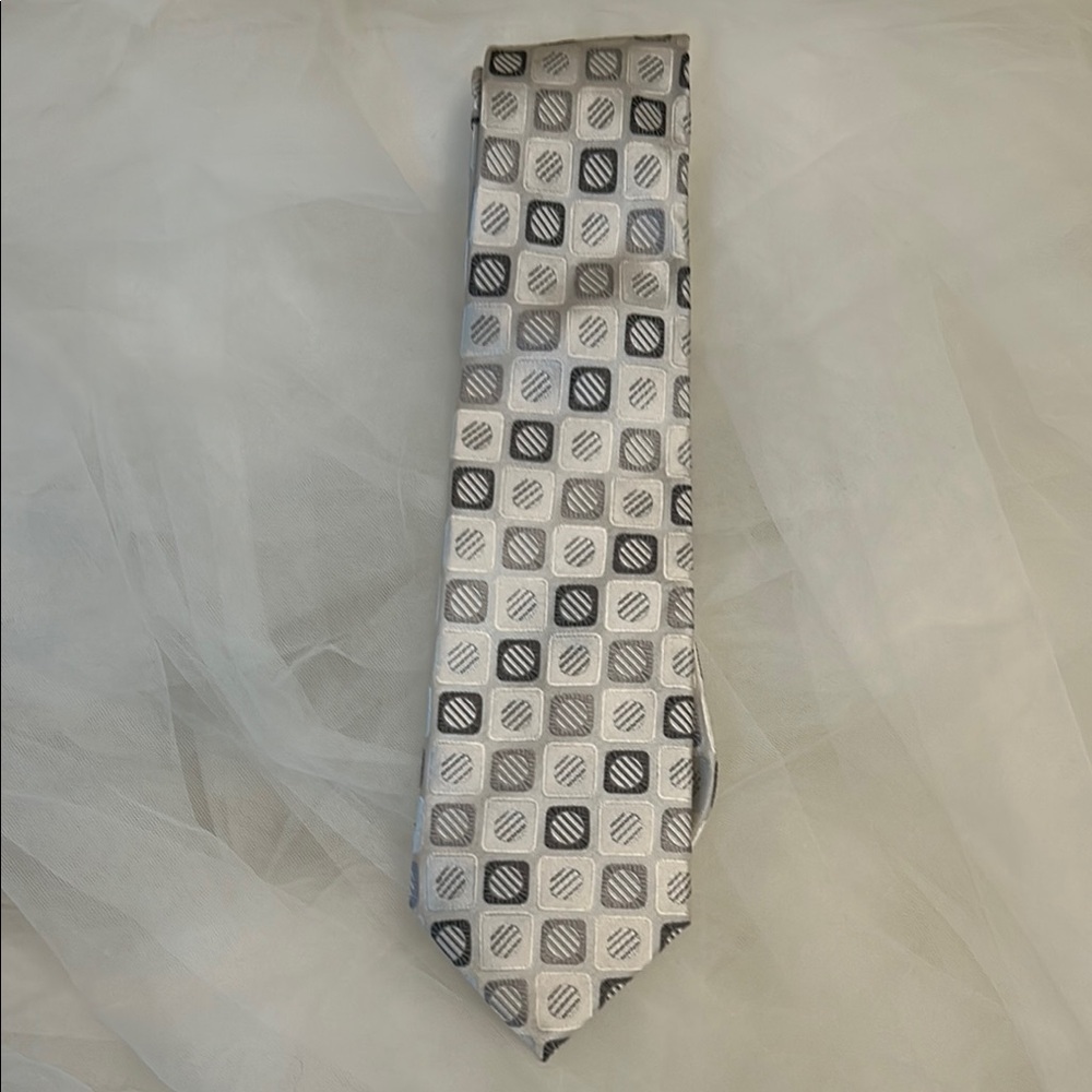 Elegant Gray and Black Men's Tie